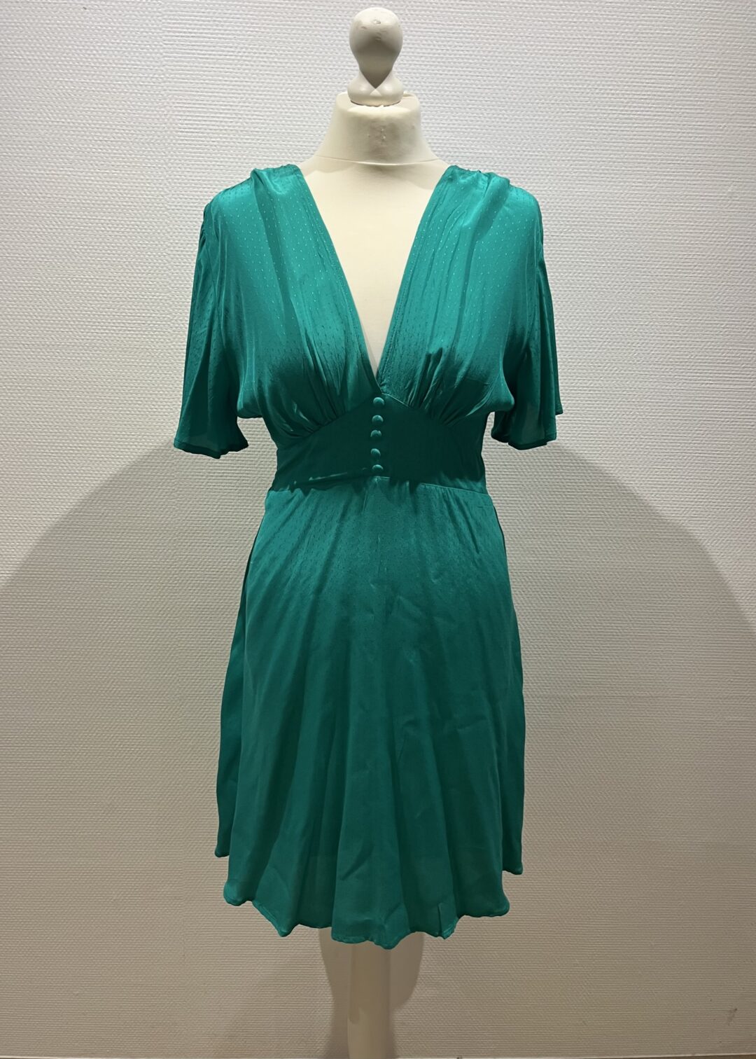 Robe courte en satin